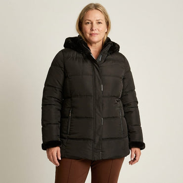 Parka Larga Negra con Gorro Peludo y Detalles de Peluche en modelo plus size