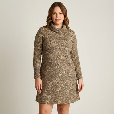 Vestido Midi Camel en Lanilla con Cuello Alto y Estampado Circular en modelo plus size