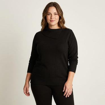 Sweater Negro con Cuello Asimétrico y Botones en Hombro en Tejido en modelo plus size