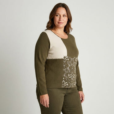 Sweater Verde con Bloques de Color y Estampado Barroco en Tejido en modelo plus size