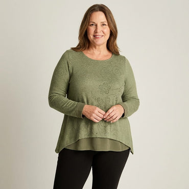 Polera Verde Lanilla Manga Larga Terminación en Punta Estampada en modelo plus size