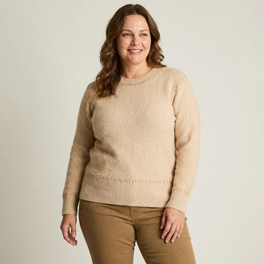Sweater Beige con Textura y Detalle de Pespunte en Tejido en modelo plus size