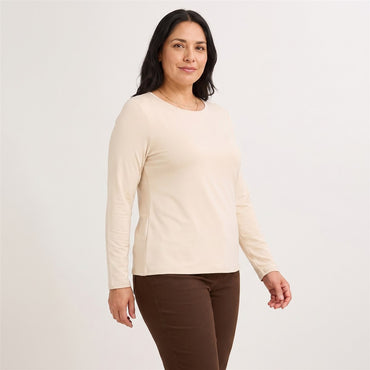 Polera Básica Arena Manga Larga Escote Redondo en modelo plus size