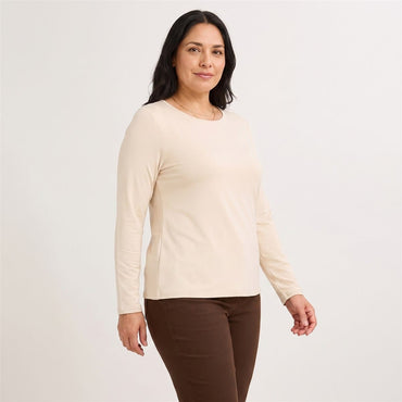 Polera Básica Arena Manga Larga Escote Redondo en modelo plus size