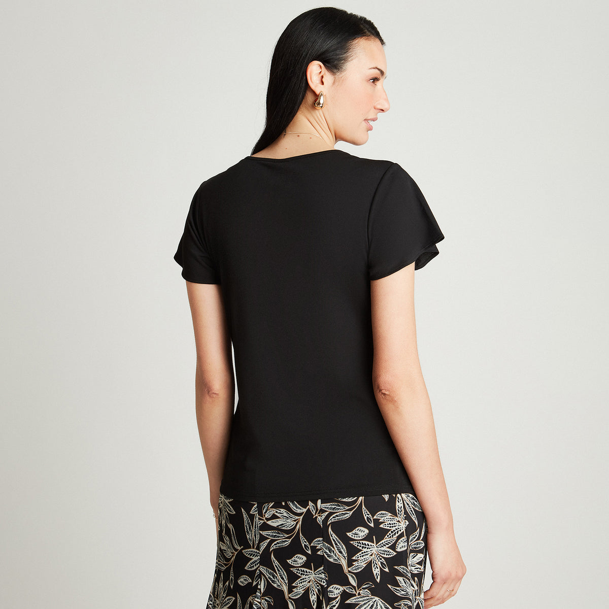 Polera Negra Polera Escote V Para Mujer Camiseta Negra Camisetas Escote V Mujer  Camiseta Fitted Fit, image size:1200x1200