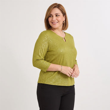 Polera Manga 3/4 con Lurex Verde en modelo plus size