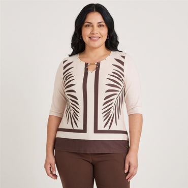 Polera Polyspandex Manga 3/4 Beige en modelo plus size