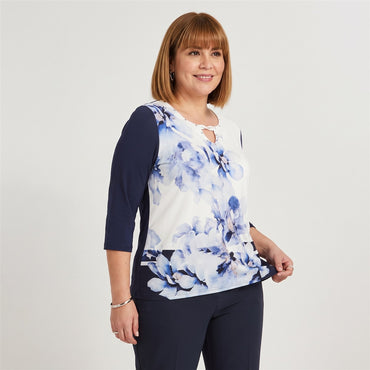 Polera Polyspandex Manga 3/4 Azul en modelo plus size