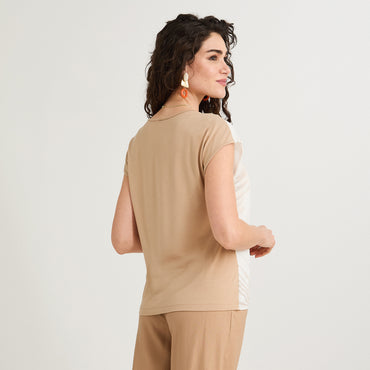Polera Mix Fabric Estampado Localizado Frontal Beige