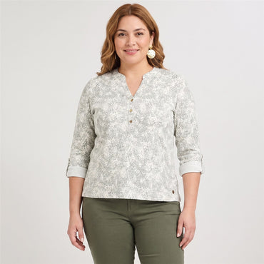 Polera Manga Larga Roll Up Cuello Mao Verde en modelo plus size