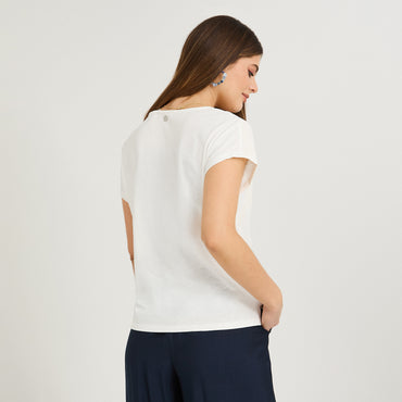 Polera Manga Corta Escote V con Puffing en Frente Crudo