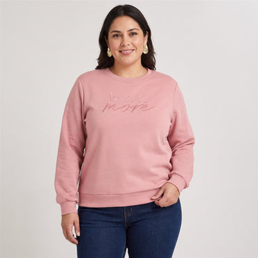 Polerón Algodón Escote Redondo Bordado Rosado en modelo plus size