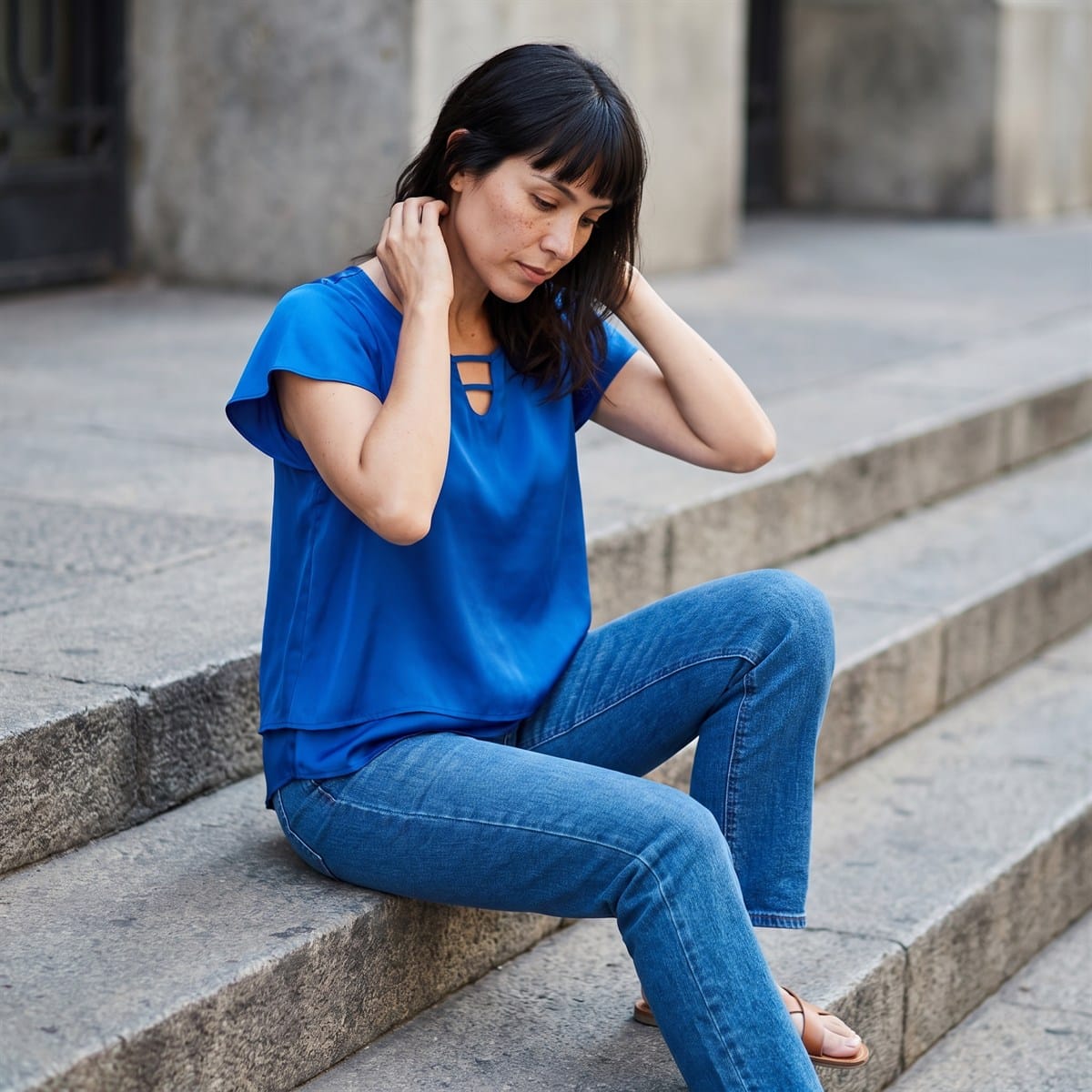 Blusa Azul Tajalí En Espalda lifestyle