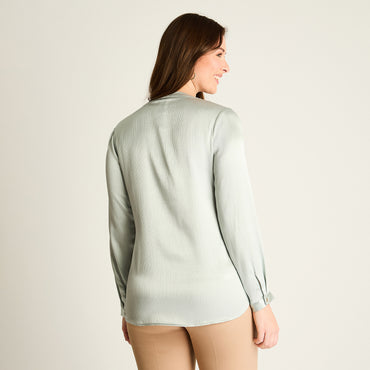 Blusa Menta con Botonadura Frontal