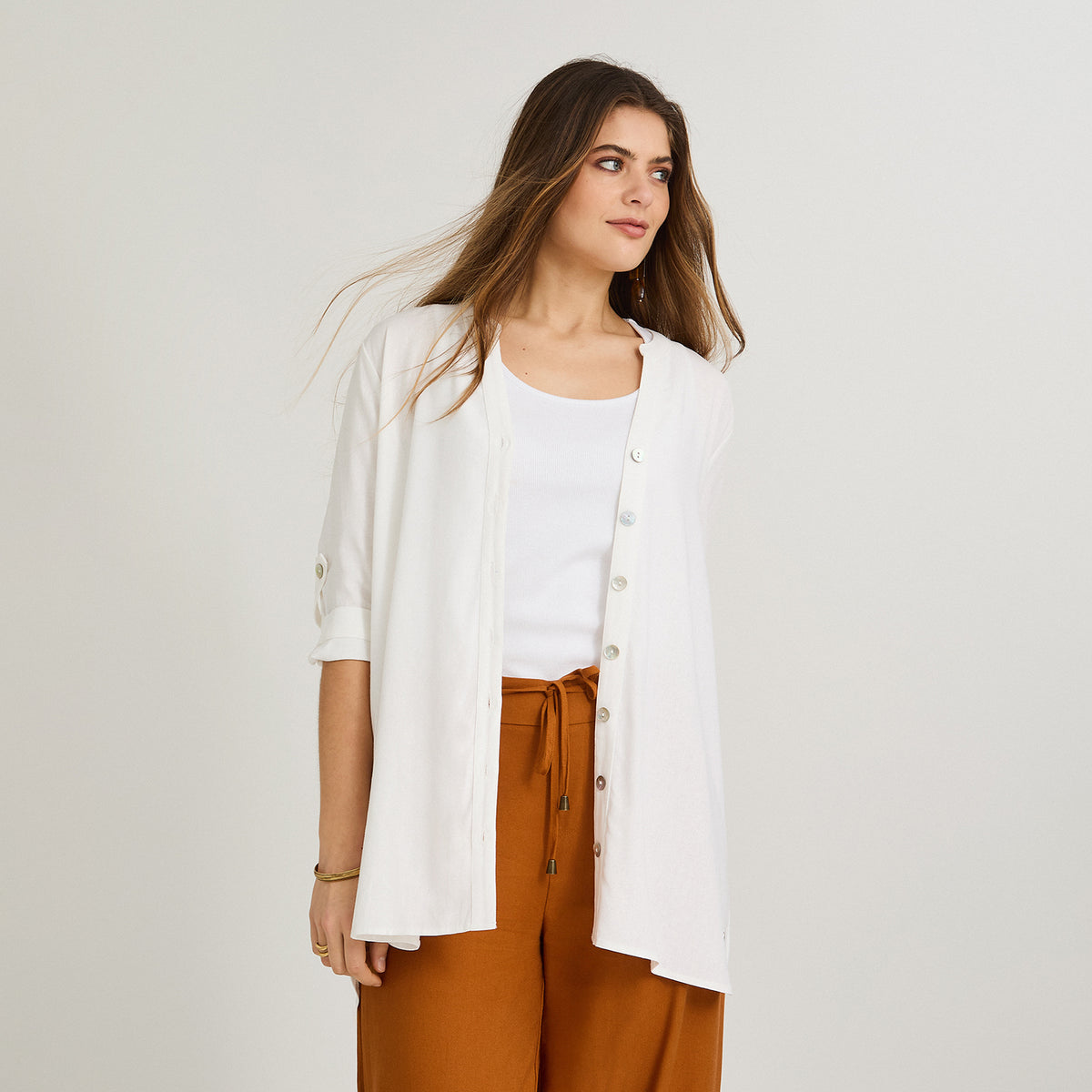 Blusa Blanco Manga 3/4 No Elasticado Sin Forro Calce Holgado