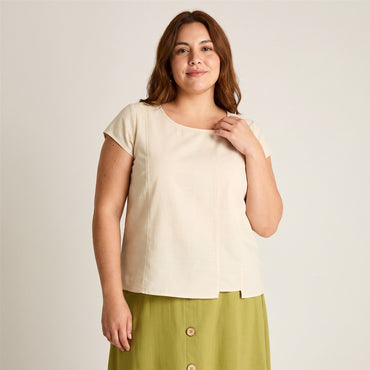 Blusa Arena Manga Corta Calce Holgado en modelo plus size