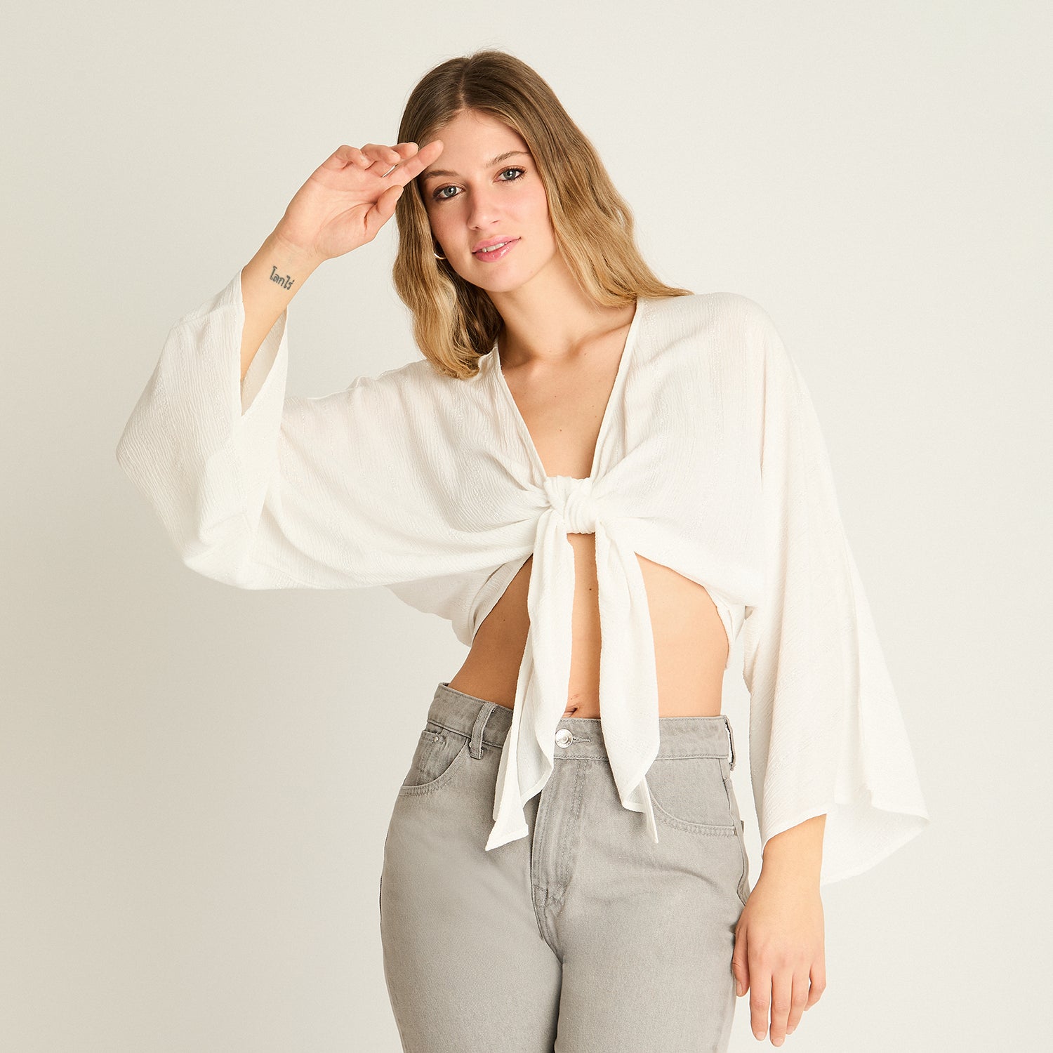 Blusa Crudo Tipo Peto con Amarre Frontal