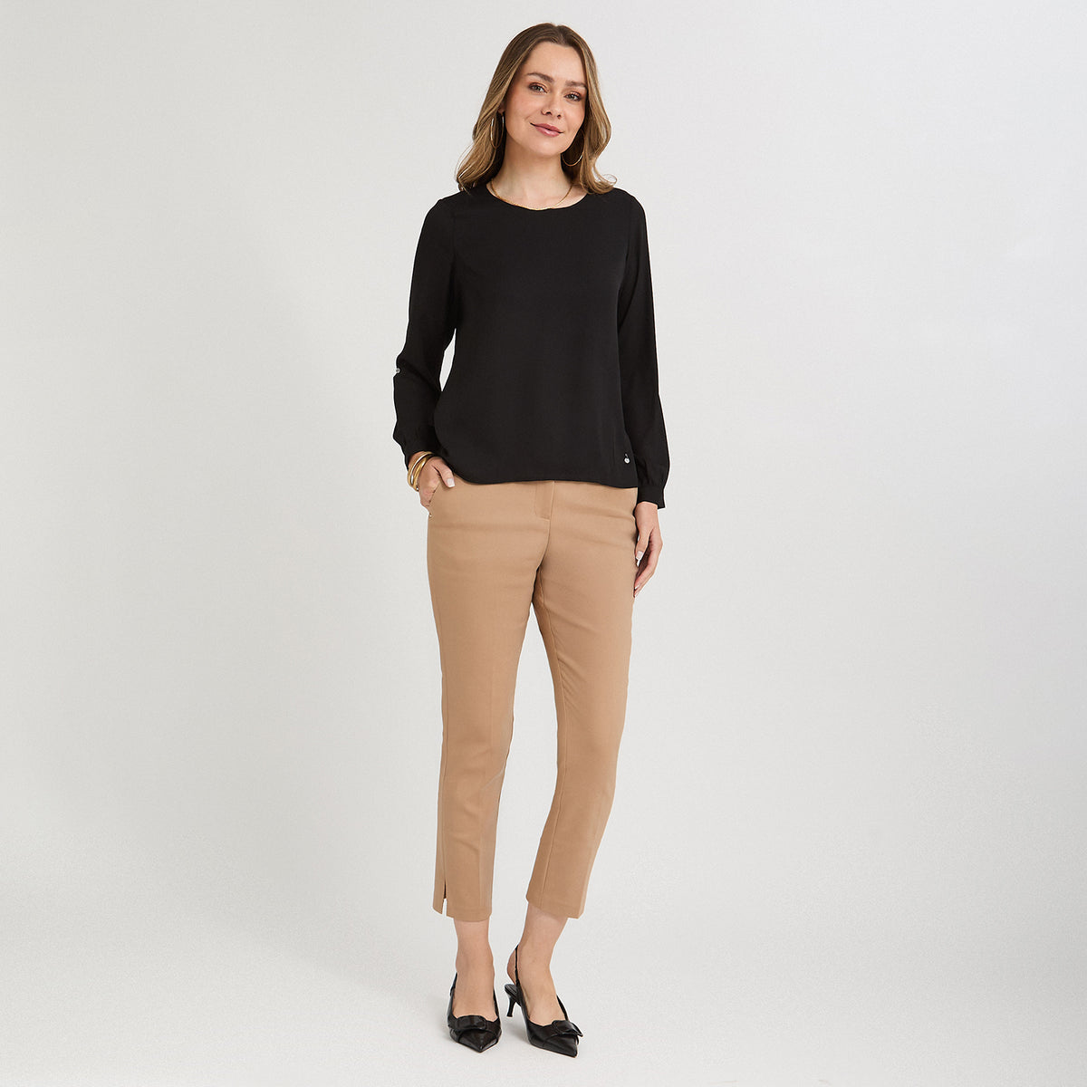 Blusa Lisa Escote Redondo Manga Roll Up Negro