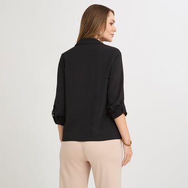 Blusa Manga Roll Up con Botones en Escote Negro