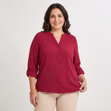 Blusa Manga Larga con Botones Frontales Rojo en modelo plus size