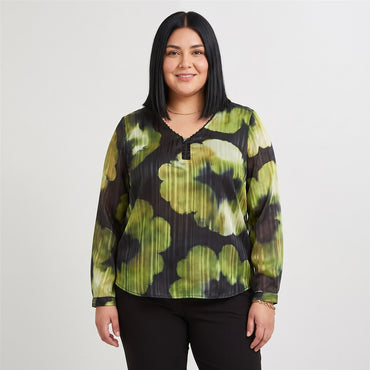 Blusa Print Frontal Verde en modelo plus size