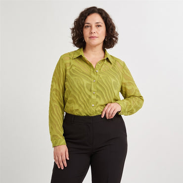Blusa de Fantasía Verde en modelo plus size