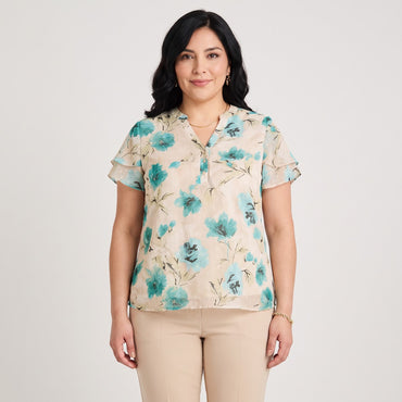 Blusa Manga Corta Aplicación en Escote Arena en modelo plus size