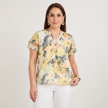 Blusa Manga Corta Aplicación en Escote Verde en modelo plus size