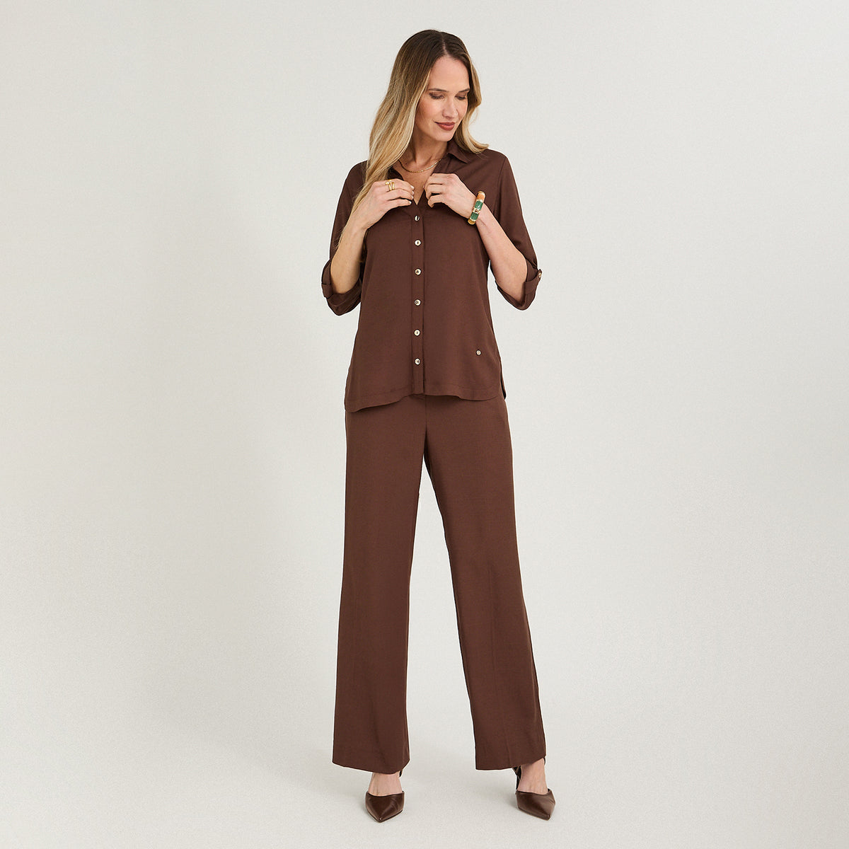 Blusa de Lino Cuello Camisero con Botones Café