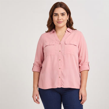 Blusa de Lyocell con Bolsillos Rosado en modelo plus size