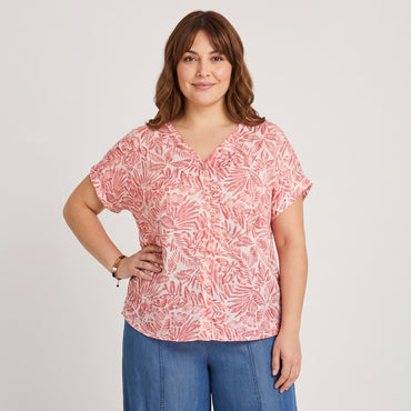 Blusa Manga Corta Estampada con Lurex Rosado en modelo plus size