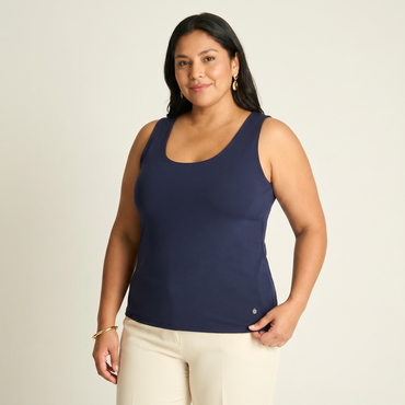 Peto Azul Marino Sin Mangas en modelo plus size
