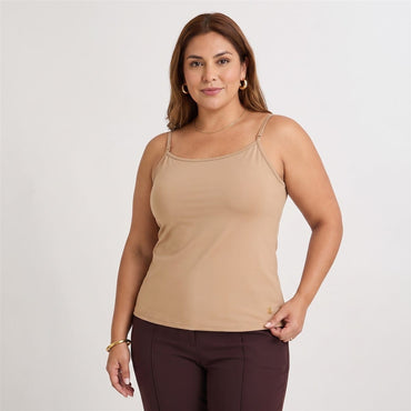 Polera Básica Manga Pabilo Café en modelo plus size