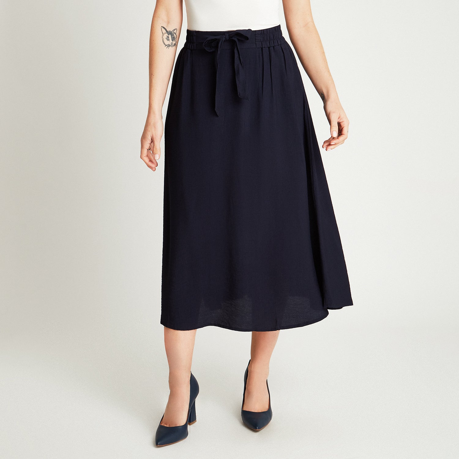 Falda Midi Plisada Para Mujer - Corte Línea A, Cintura Elástica, Tejido Ligero - Colores Azul Marino, Carbón, Burdeos - Talla S A XL