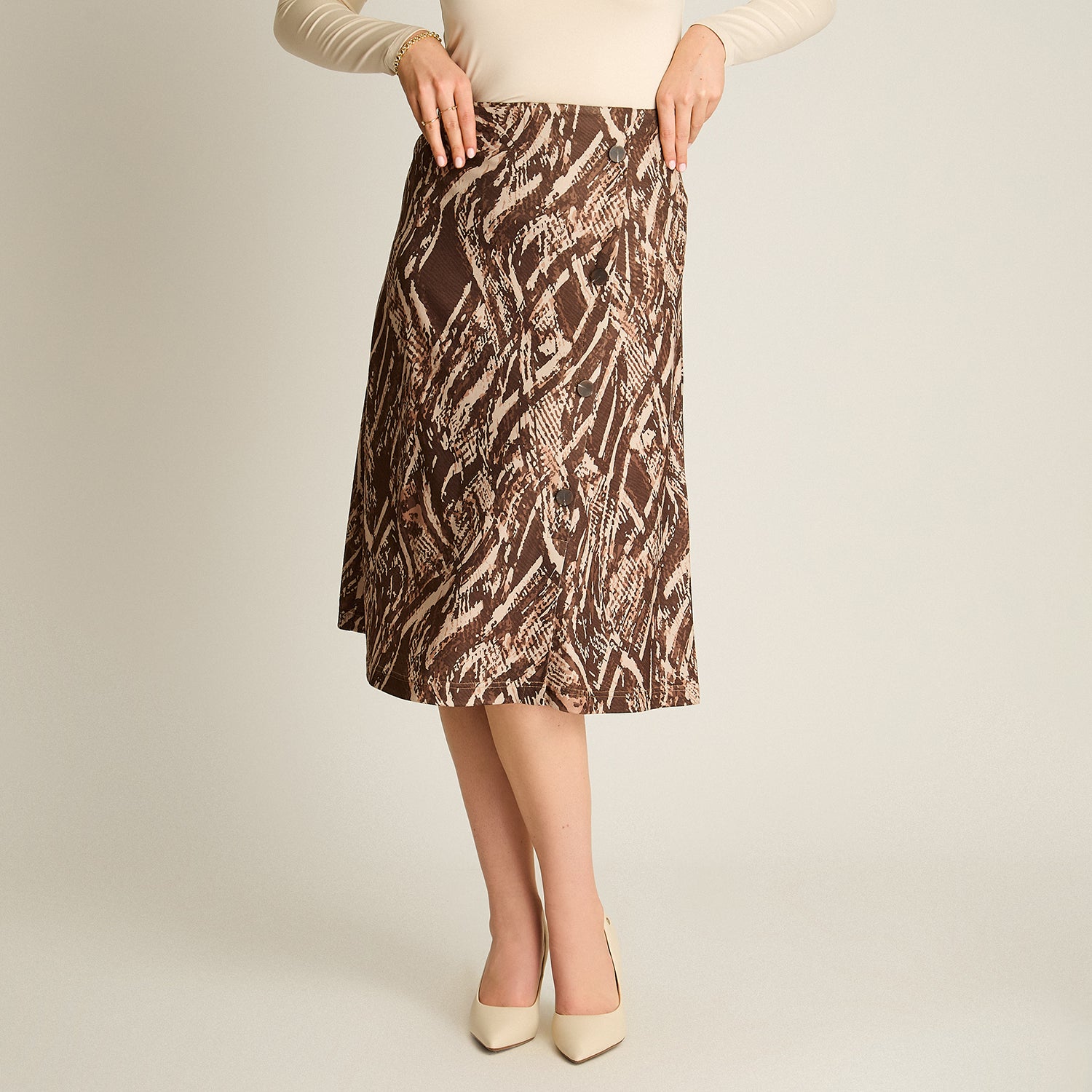 Falda Cafe Elasticidad Media Sin Forro Calce Normal Tela Camant