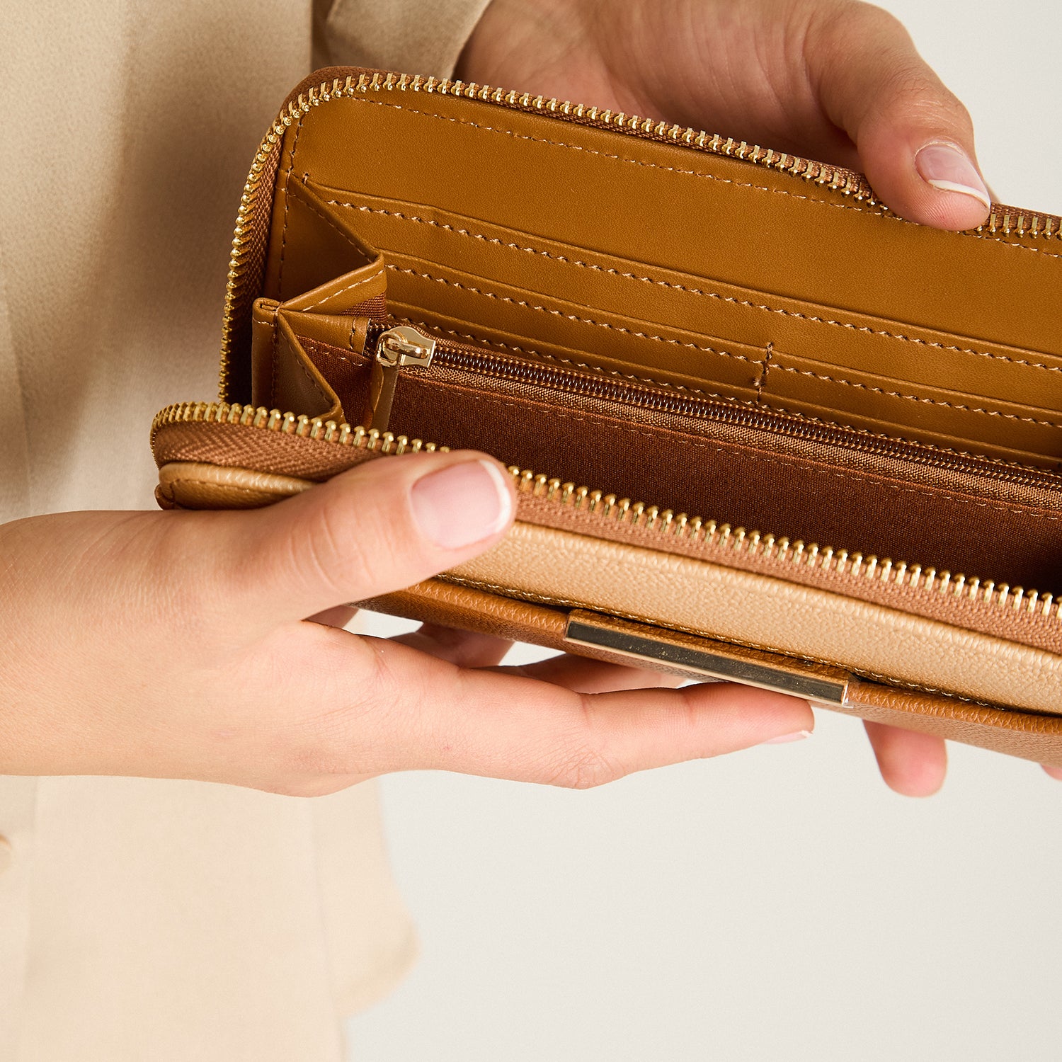 Billetera Camel Bicolor con Cierre