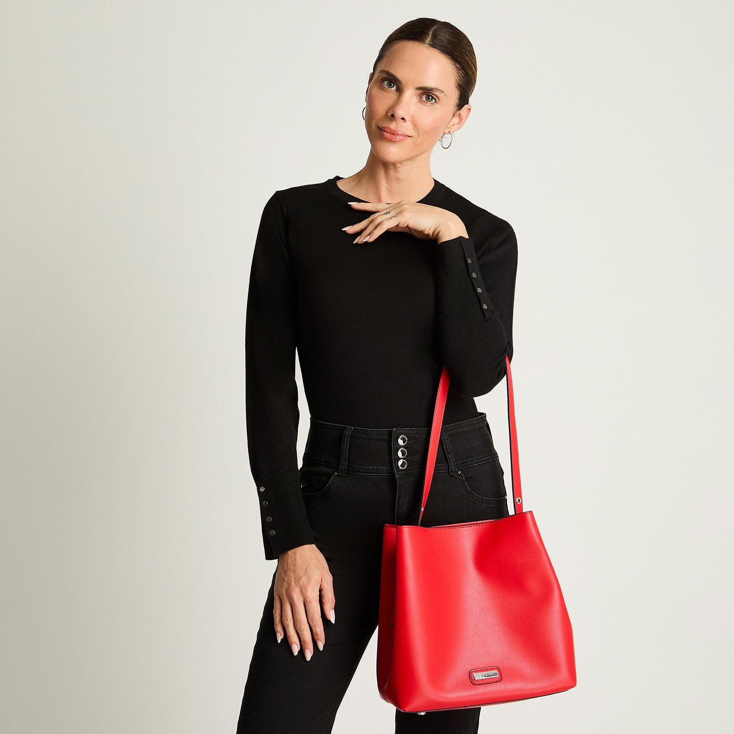 Cartera Rigida Con Un Strap Rojo Lorenzo Di Pontti