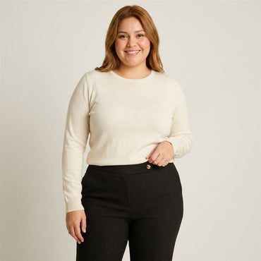 Pantalón Formal Negro Recto con Detalle Dorado en modelo plus size