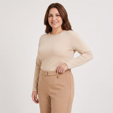 Pantalón Formal Recto Pretina Elasticada Camel en modelo plus size