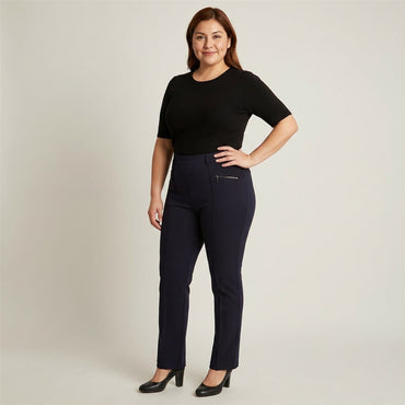 Calza Azul Marino Recta con Bolsillos en modelo plus size