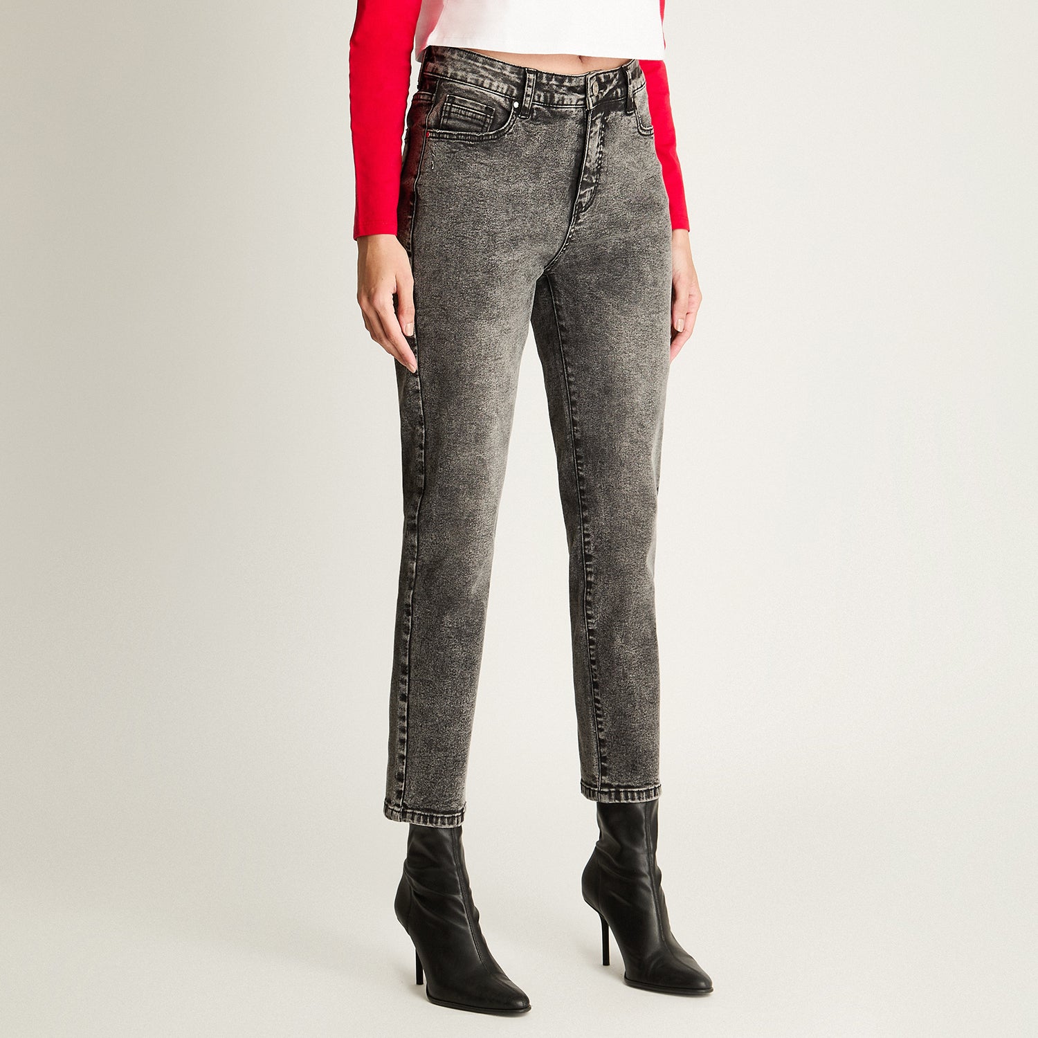 Jeans Mom Slim 5 Bolsillos Gris