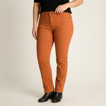 Jeans Recto Terracota en modelo plus size