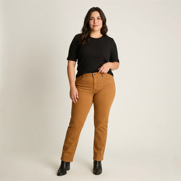 Jeans Recto Color 5 Bolsillos en modelo plus size