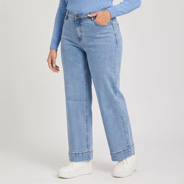 Jeans Culotte un Botón Celeste en modelo plus size