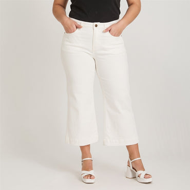 Jeans Culotte un Botón Crudo en modelo plus size