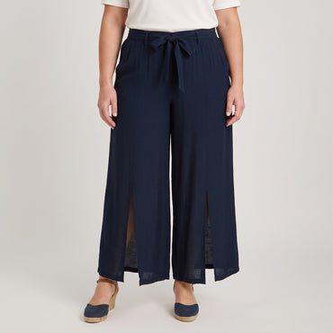 Pantalón Sport Cullote con Amarra Azul en modelo plus size