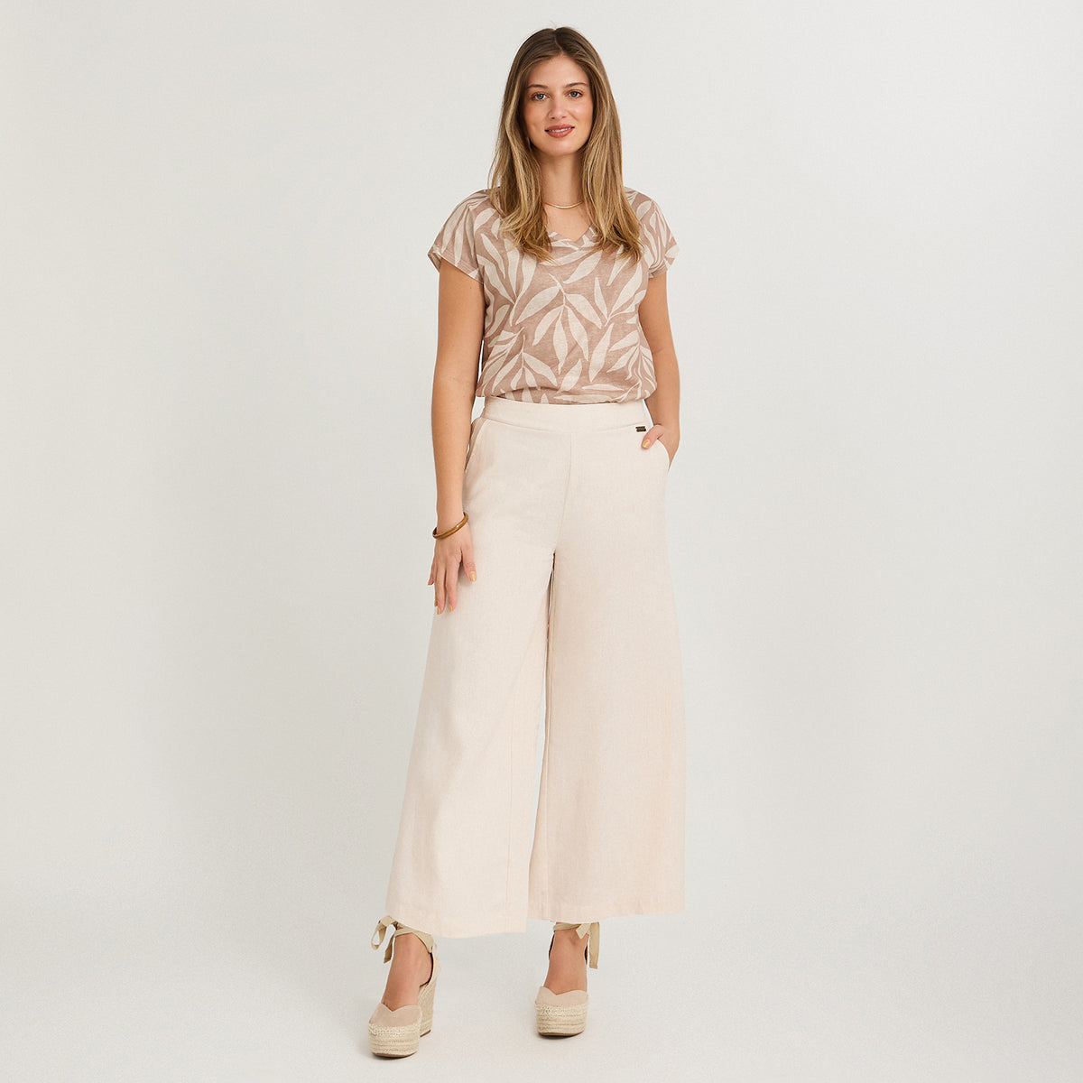 Pantalón Sport Culotte de Lino con Cinturón Beige