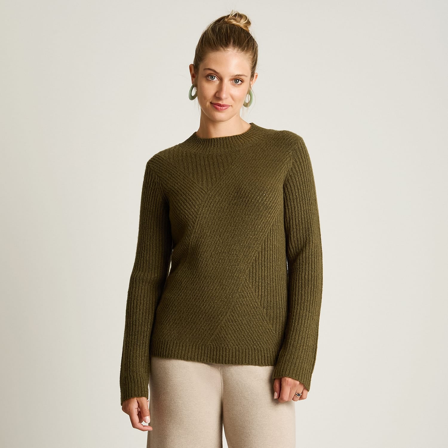 Sweater Verde Manga Larga Elasticidad Media Sin Forro Calce Normal Tela Tejido