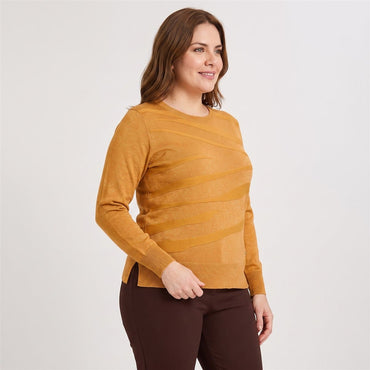 Sweater Escote Redondo con Lurex Mostaza en modelo plus size