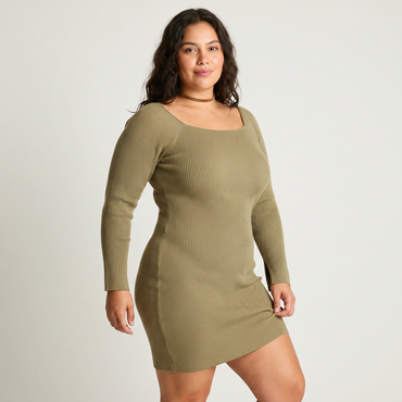 Vestido Tejido Rib Verde en modelo plus size